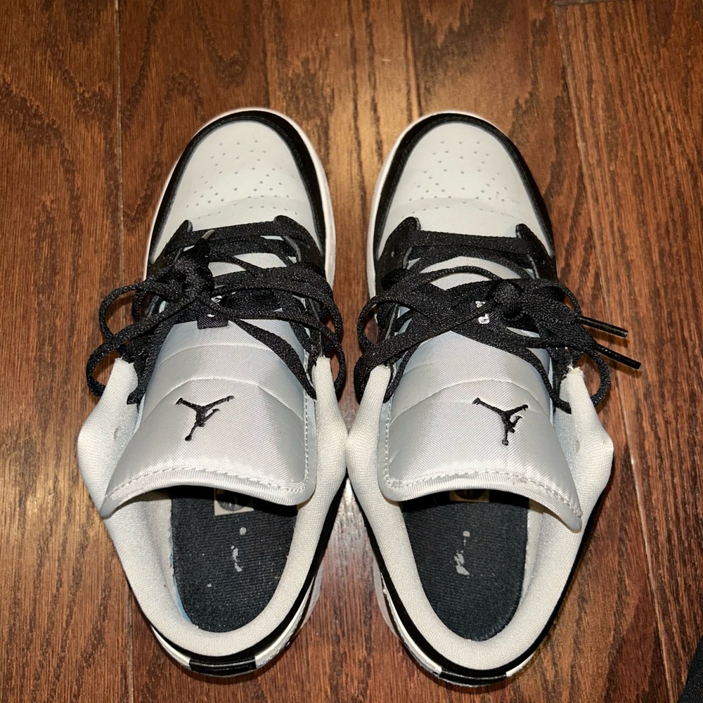 Jordan 1 Low - Picture 5 of 6